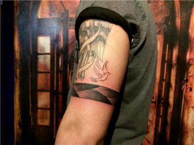 golgeli-serit-bant-ve-kus-dovmeleri---shaded-band-and-bird-tattoo