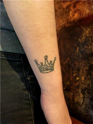 geyik-ve-kuslar-ile-tac-dovmesi-kapatma---crown-tattoo-cover-up-deer-and-birds