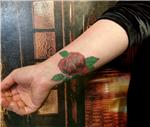 ugur-isim-dovmesi-gul-dovmesi-ile-kapatma-calismasi---name-tattoo-cover-up-with-rose-tattoo