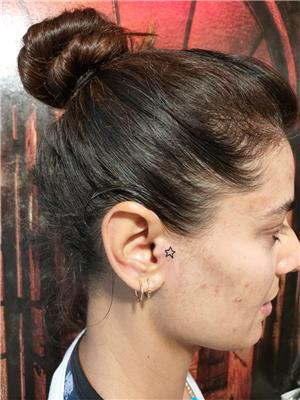 kulak-yanak-yuz-tragus-yildiz-dovmesi---star-tattoo-on-tragus