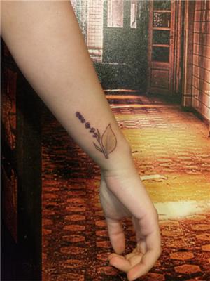 defne-yapragi-ve-lavanta-dovmesi---leave-of-daphne-and-lavender-tattoo