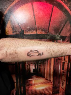 kucuk-cizgisel-araba-dovmesi---tiny-car-tattoos