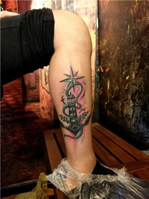 deniz-feneri-ve-capa-dovmesi-pusula-ve-kuslar-ile-yenileme-calismasi---lighthouse-and-anchor-renewal-compass-birds-cover-up-tattoo