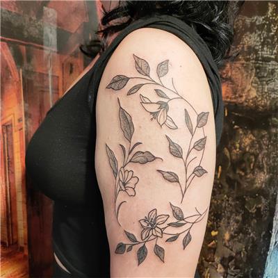 kol-uzerine-cicek-dovmeleri---flower-tattoos-on-arm