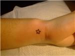 bilege-yildiz-dovmesi---small-star-tattoos