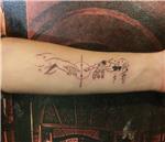 insanin-ve-robotun-eli-dovmesi---hands-of-human-and-robot-tattoo