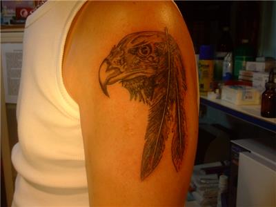 kartal-basi-ve-tuy-dovmesi---eagle-head-and-feather-tattoo