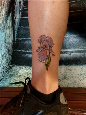 iris-susen-cicegi-dovmesi---iris-flower-tattoo