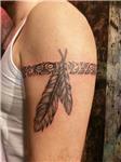 maori-kol-bandi-ve-kizilderili-tuyleri-dovmesi---maori-arm-band-and-indian-feathers-tattoo