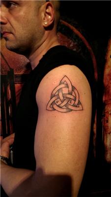 triquetra-kelt-sembolu-dovme---triquetra-tattoos