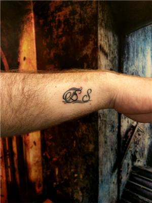 isim-dovmesi-kapatma-ve-harf-degistirme---name-tattoo-cover-up