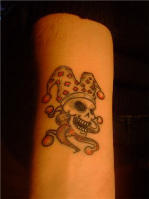 kuru-kafa-joker-dovme---skull-joker-tattoo