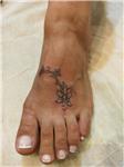 ayak-uzeri-dikis-izi-cicek-dovmesi-ile-kapatma---scar-tattoo-cover-up-with-flower