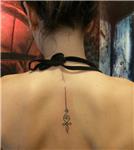 sirta-cizgisel-desen-dovmeler---line-work-tattoos