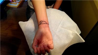 kucuk-prens-fil-yutmus-boa-yilani-sapka-dovme---the-little-prince-boa-and-hat-tattoo---le-petit-prince-tatouage