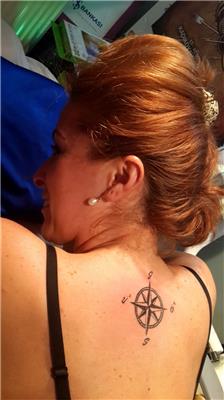 sirta-pusula-dovmesi---compass-tattoo-on-back