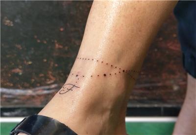 f-harfi-ve-halhal-dovmesi---f-letter-and-anklet-tattoo