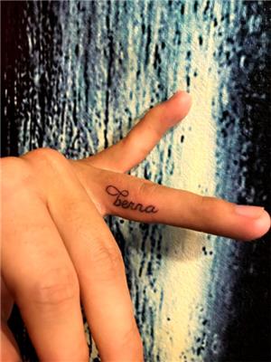 parmak-icine-berna-isim-ve-sonsuzluk-dovmesi---name-and-infinity-finger-tattoo