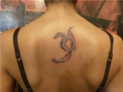 sirta-ejderha-dovmesi---dragon-tattoo-on-back