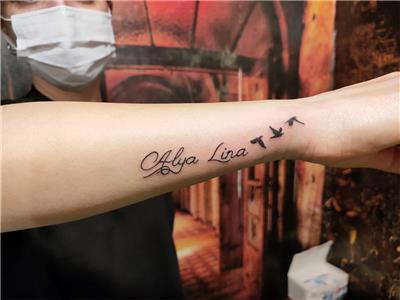 alya-lina-isimleri-ve-kuslar-dovmesi---name-and-flying-birds-tattoo-