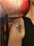 omuza-gul-dovmesi---rose-tattoo-on-shoulder