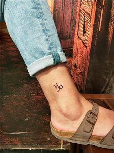 Ayak Bileine Olak Burcu Sembol Dvmesi / Capricorn Symbol Tattoo