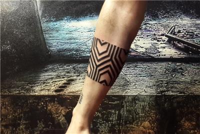 geometrik-kol-bandi-dovmesi---geometric-hexagon-pattern-arm-band-tattoo