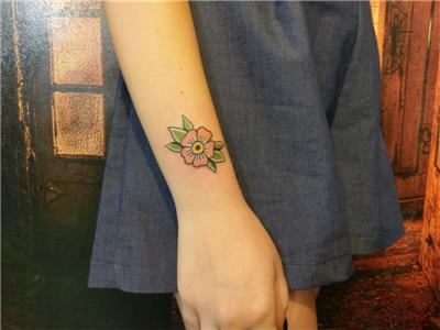 old-school-cicek-dovmesi---old-school-flower-tattoo