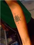 el-cizimi-pusula-dovmesi---hand-drawn-compass-tattoo