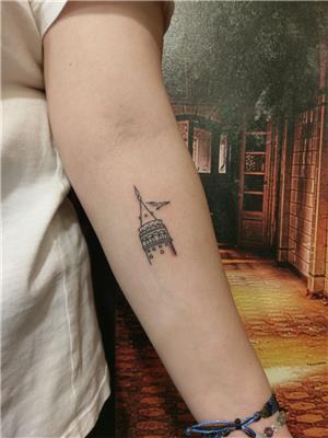 minimal-galata-kulesi-dovmesi---minimal-galata-tower-tattoo