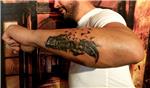 tuy-ve-kuslar-ile-isim-dovmesi-kapatma-calismasi---name-tattoo-cover-up-with-feather-and-birds-tattoo