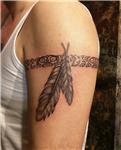 maori-kol-bandi-ve-kizilderili-tuyleri-dovmesi---maori-arm-band-and-indian-feathers-tattoo