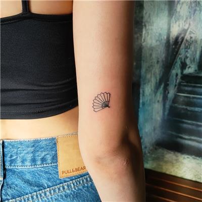 yelpaze-dovmesi---fan-tattoo