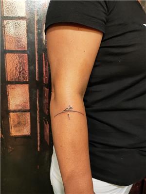 kol-uzerine-hic-sembolu-dovmesi---nihilizm-symbol-tattoo