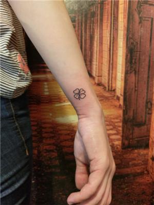 4-yaprakli-yonca-dovmesi---4-leaf-clover-tattoos