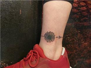 Ayak Bilei izgi Ay iei Dvmesi / Line Sunflower Tattoo 