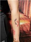 kirmizi-siyah-minimal-koi-baligi-dovmesi---red-and-black-minimal-koi-fish-tattoos