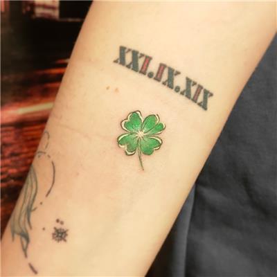 4-yaprakli-renkli-yonca-dovmesi---4-leaf-coloured-clover-tattoos