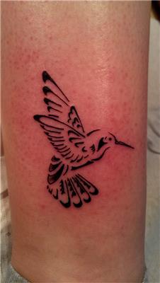 ari-kusu-sinek-kusu-dovmesi---hummingbird-tattoo