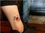 ugur-bocegi-kalp-sarmasik-dovmesi---ladybug-hearts-and-leaf-tattoos