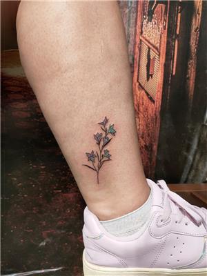 ayak-bilegine-renkli-cicek-dovmesi---flower-tattoos