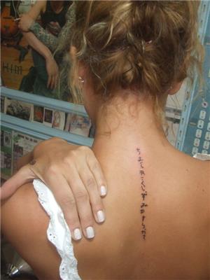 farkli-dillerde-yazi-dovmeleri---back-nape-tattoos