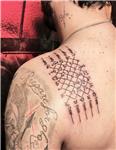 sak-yant-yazi-dovmesi---sak-yant-tattoo