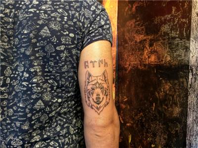 kurt-dovmesi-ve-gokturkce-turk-yazisi---wolf-tattoo