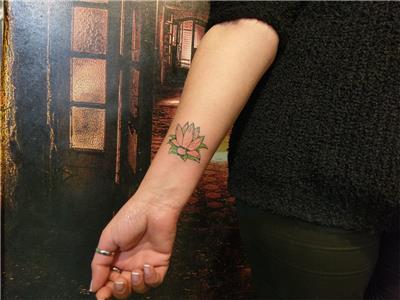 renkli-lotus-cicegi-dovmesi---colourful-lotus-flower-tattoo