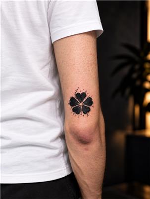 siyah-bes-yaprakli-yonca-dovmesi---black-five-leaf-clover-tattoo