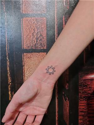 sembolik-gunes-dovmesi---sun-tattoo