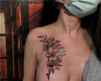 gogus-uzerine-cicek-dovmeleri---flower-tattoos-on-chest