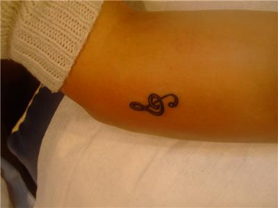 muzik-sol-anahtari-ve-yildiz-dovmeleri---music-g-key-and-star-tattoos