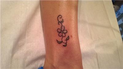 ayak-bilegine-cicek-dovmesi---flower-tattoos